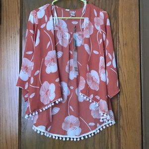 Mimi Chica peach and white floral kimono